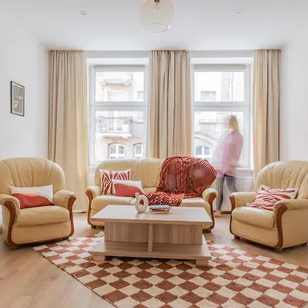 Glow - Retro Dolne Apartment *