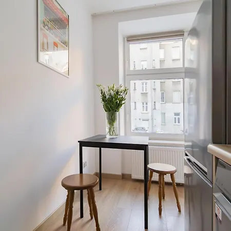 Glow - Retro Dolne Apartment