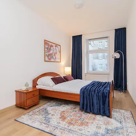 Apartment Glow - Retro Dolne